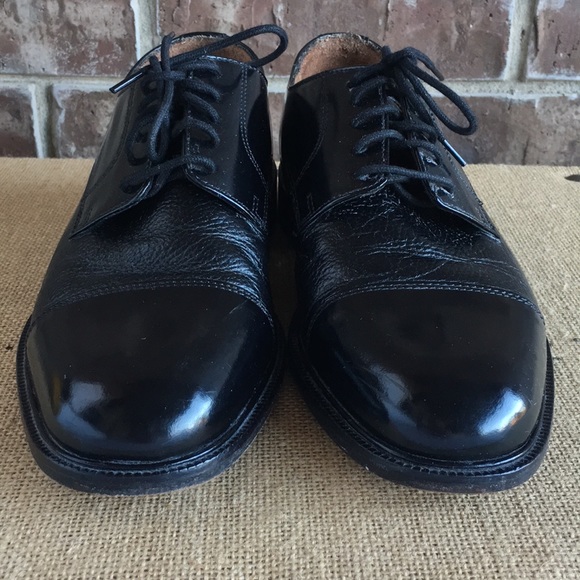 Bostonian Black Lace Oxfords - Picture 2 of 8
